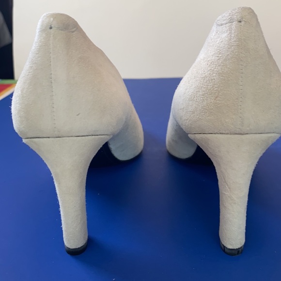 NWOT Anna Klein Suede Pumps - Picture 6 of 8
